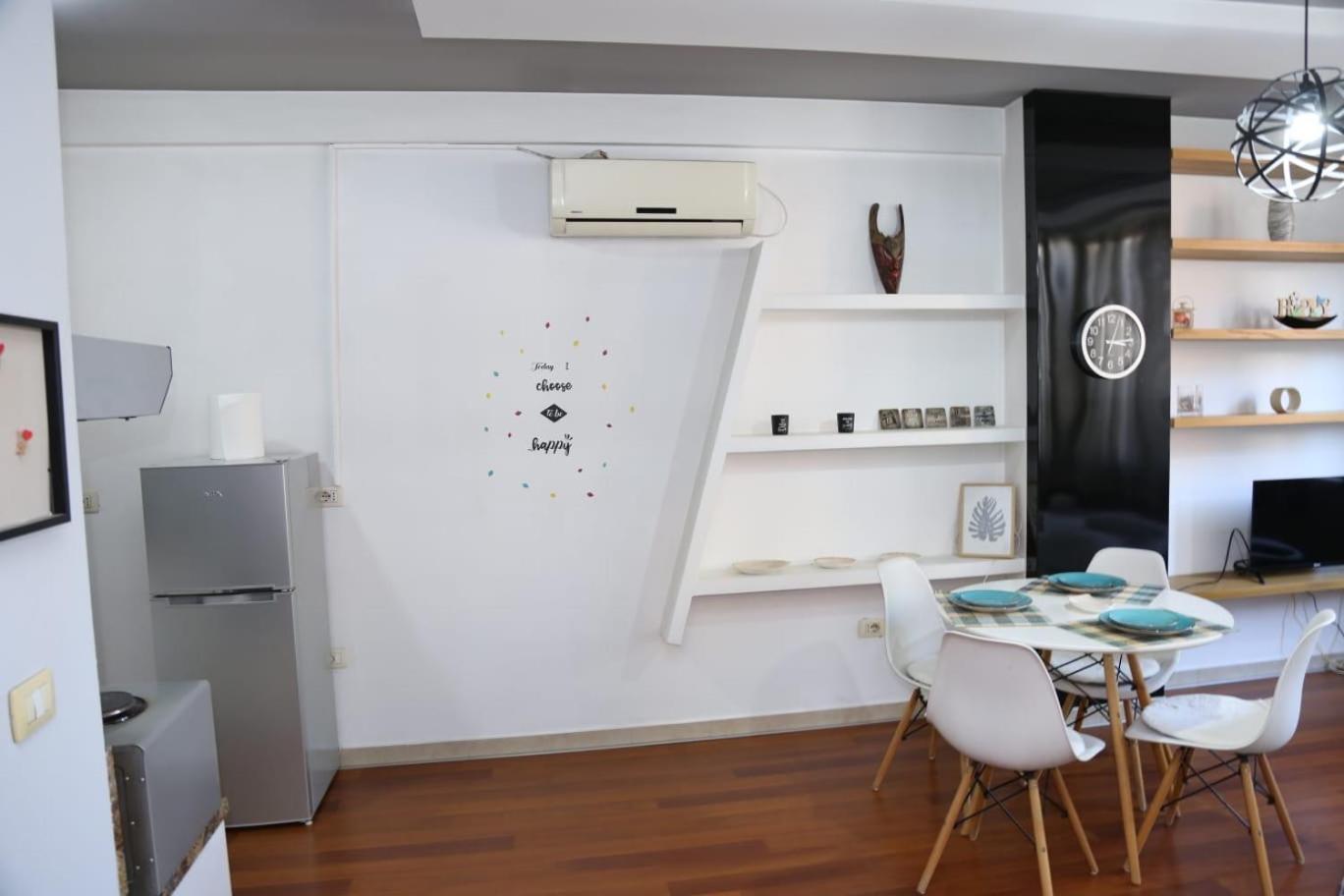Ergi'S Host Apartment Tirana Exterior photo