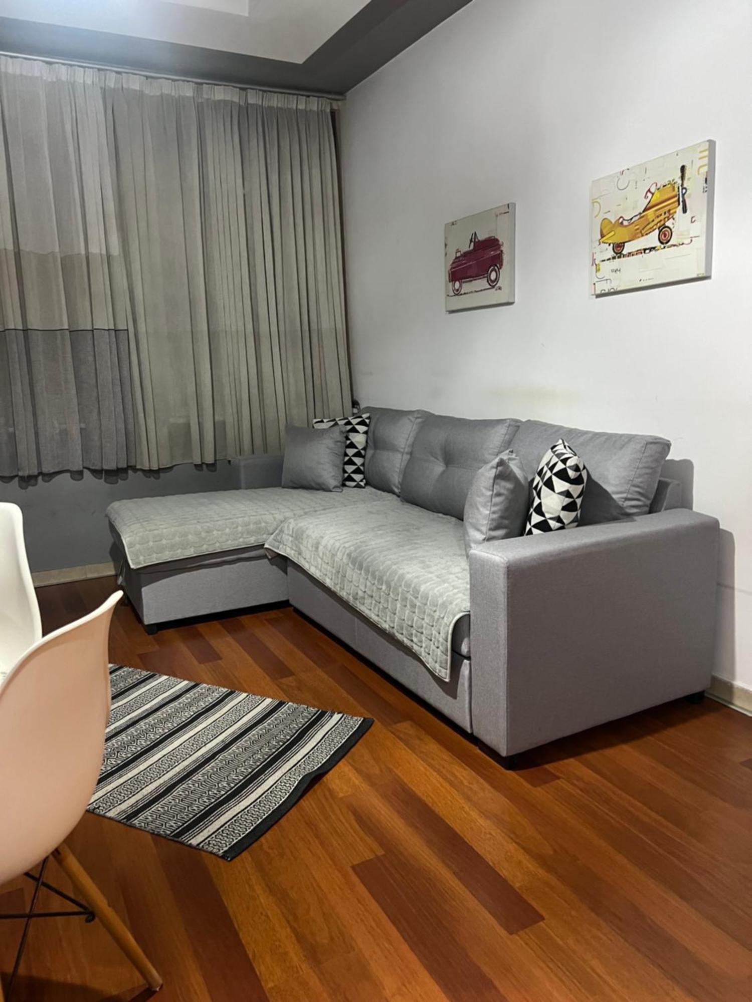 Ergi'S Host Apartment Tirana Exterior photo
